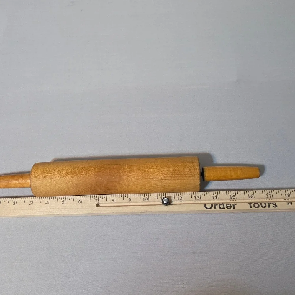 VTG  Rolling Pin Brown Wood Classic Kitchen Baking Tool